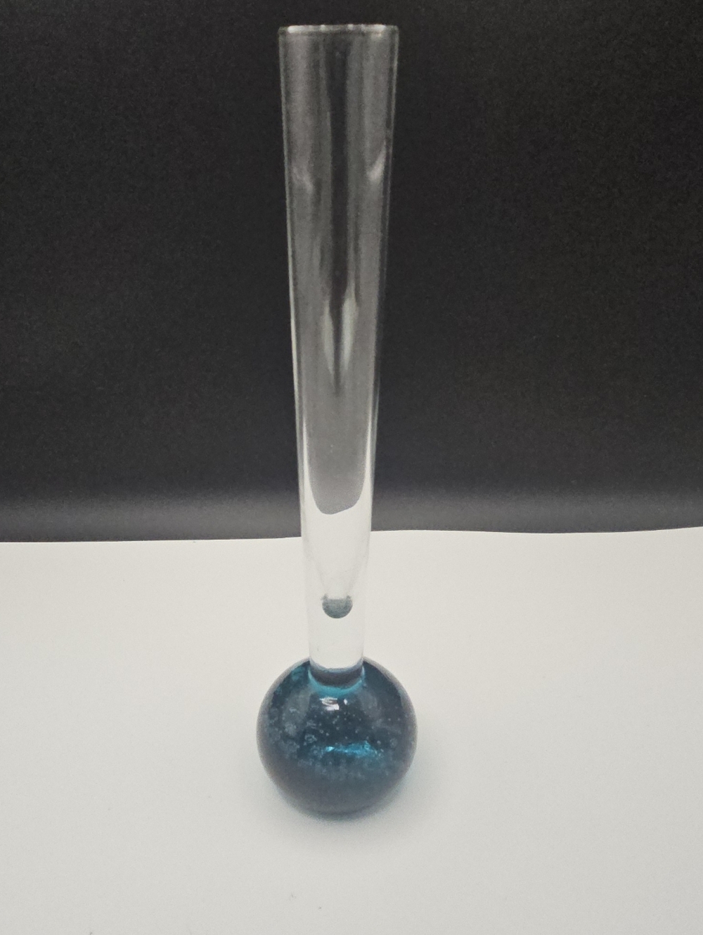 Vintage Bullicante (controlled bubble) Art Glass Bud Vase